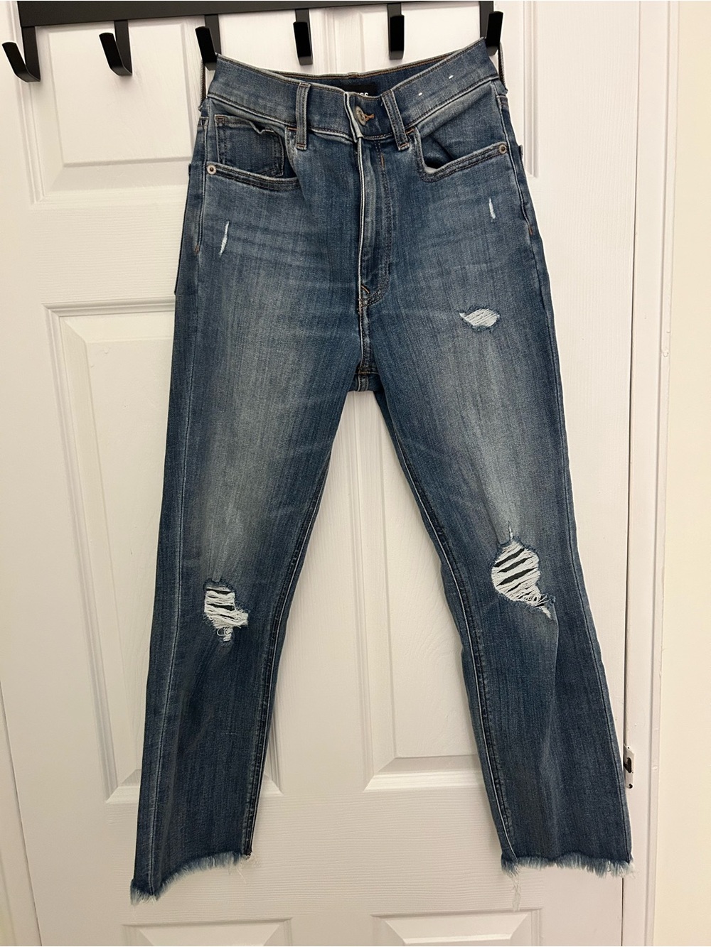 Distressed High-Rise Cropped Straight STRETCH Jeans
